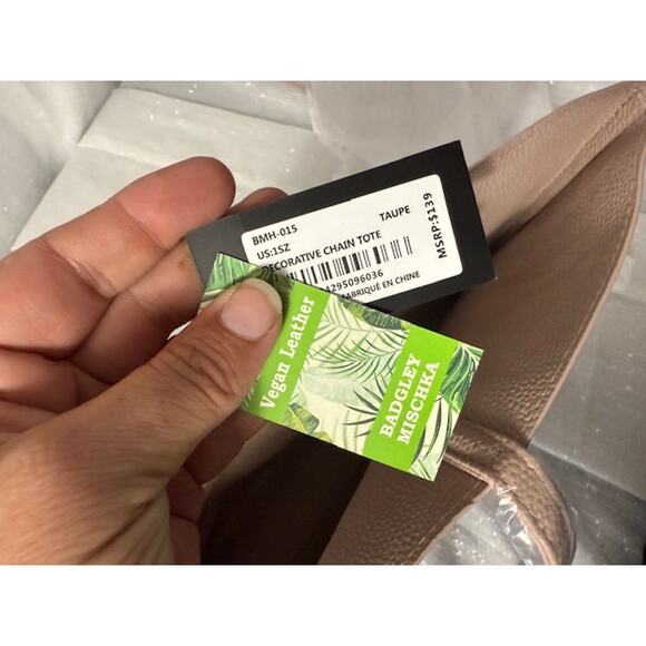 BADGLEY MISCHKA PINK BAG WITH LEATHER STITCHING NWT - Picture 7 of 7